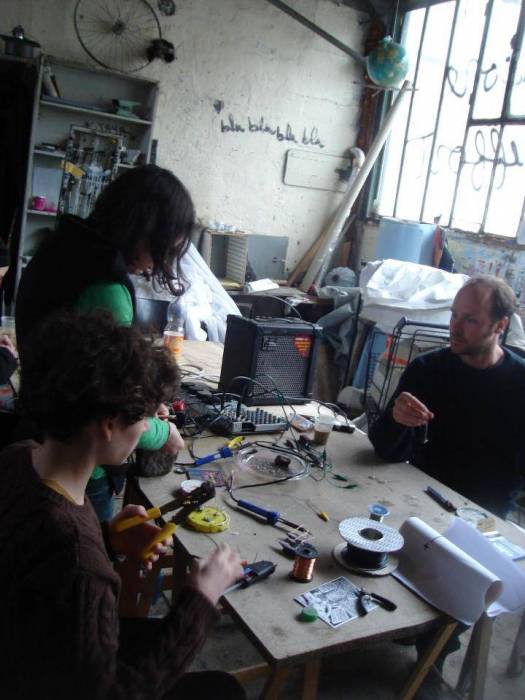 8fefb931b0b2ed54537d46a205c9c283.media.525x700